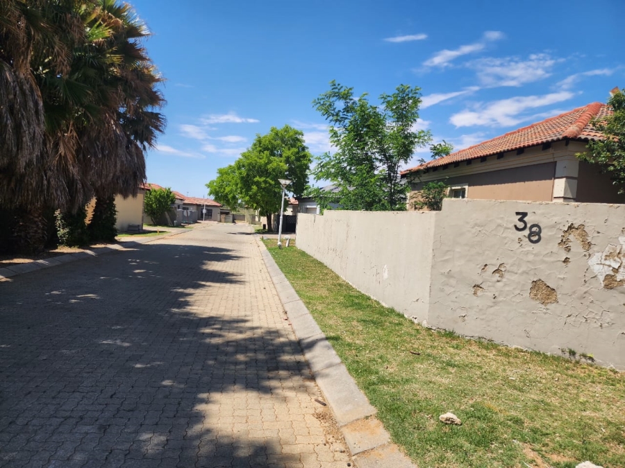 4 Bedroom Property for Sale in Flamwood North West